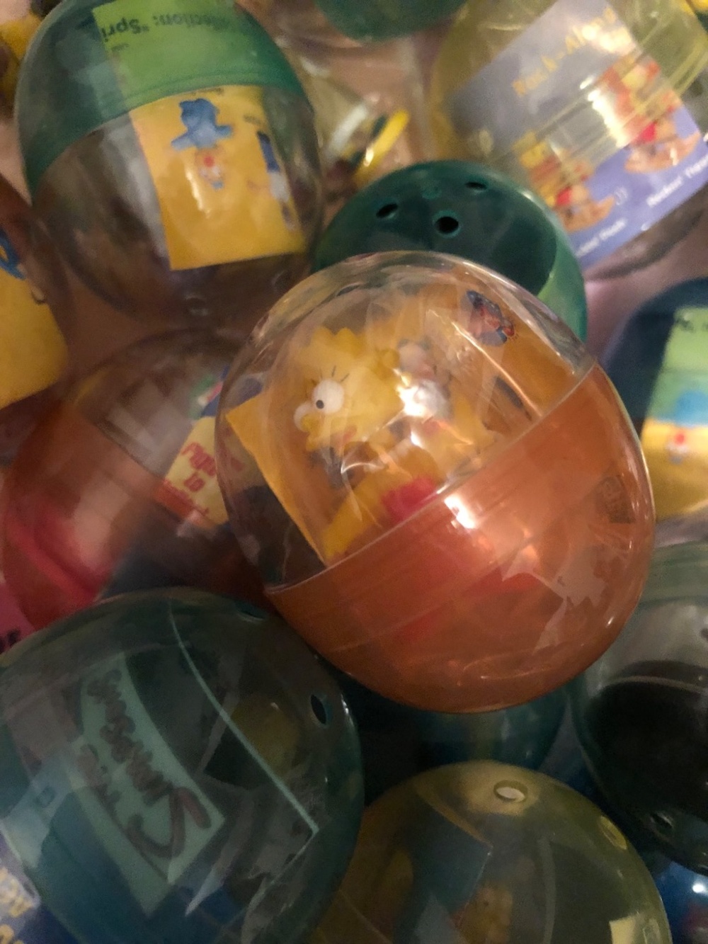 75 approximately SiMpSoNs vending machine toys - Picture 3 of 13